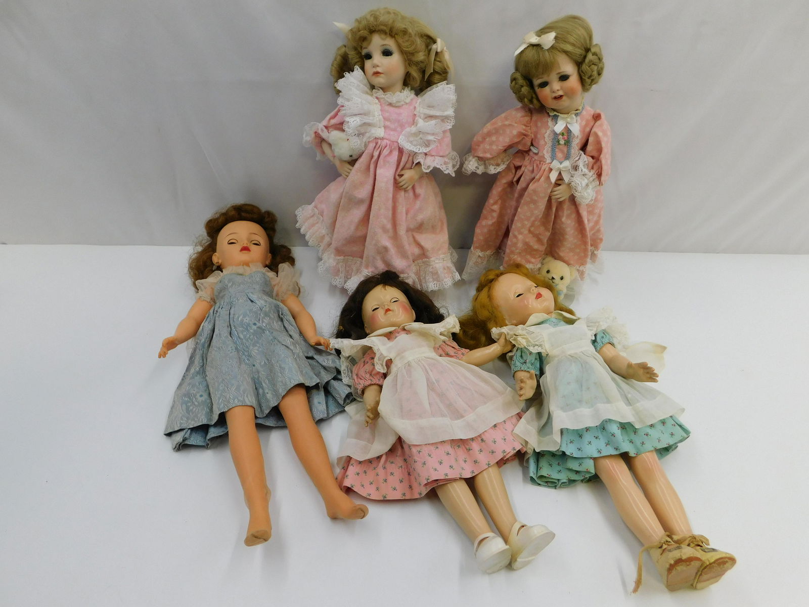 Lot of Vintage and New Dolls (1 of 5)
