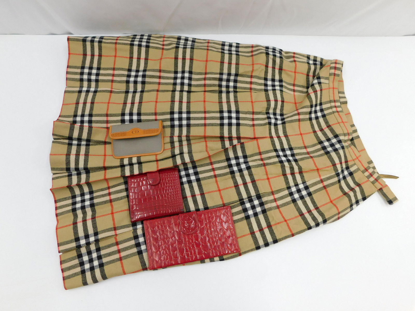 Lot of Designer Items (1 of 8)