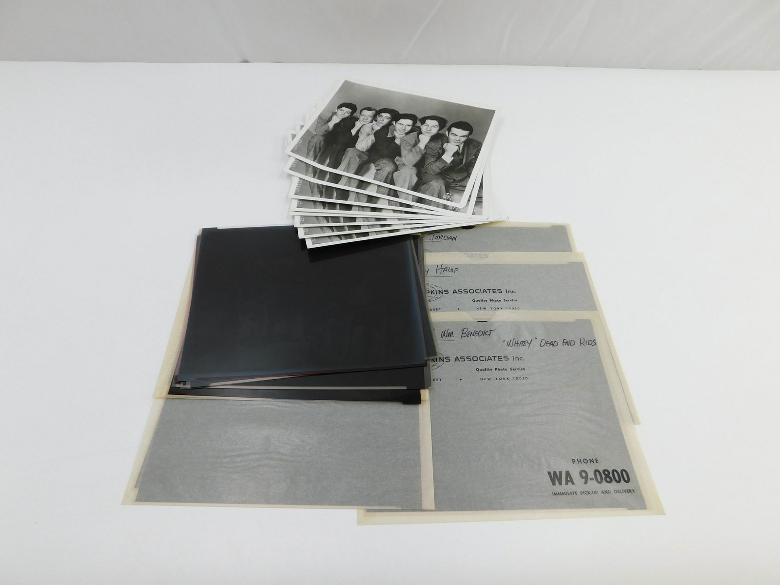 Lot of Original Vintage Negatives - Dead End Gang: Lot of Original Vintage Negatives by Gustavo Parras - Dead End Gang. Approx. 15 Pictures. All invoices must be paid within 24 hours of the sale. Shipping options are the Liveaship from liveauctionners