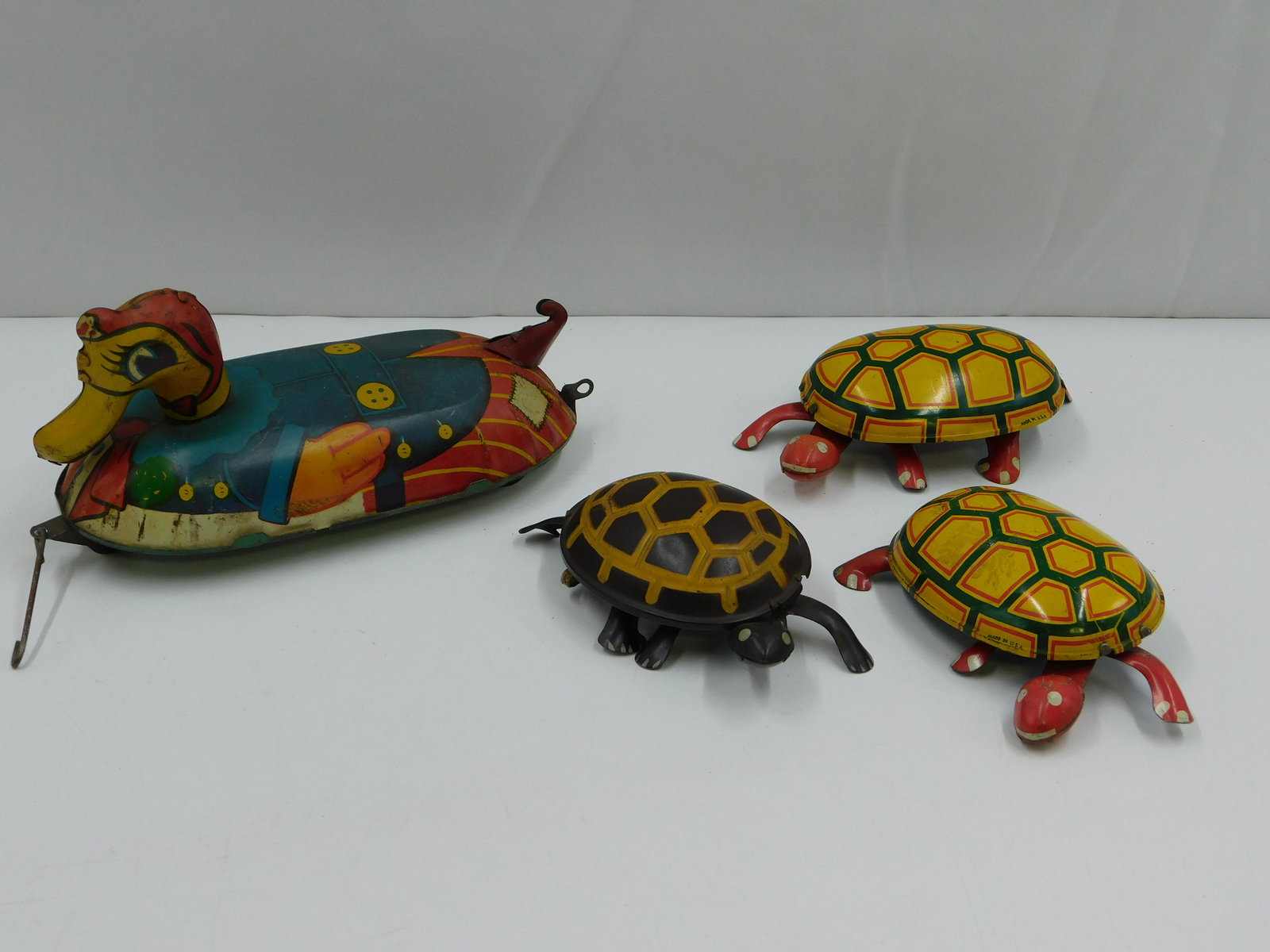 Lot of 4 Vintage Tin Litho Toys (1 of 7)