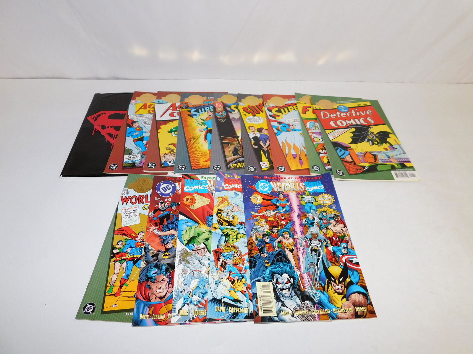 Lot of 14 DC Comics (1 of 4)