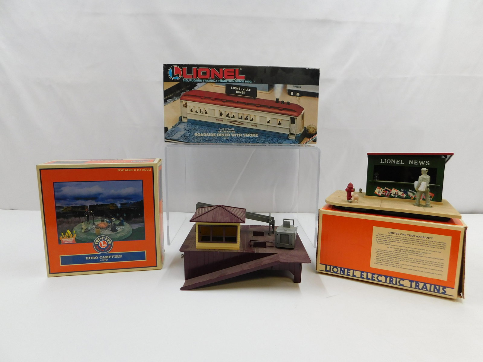 Lot of 4 O Gauge Train Accessories (1 of 5)