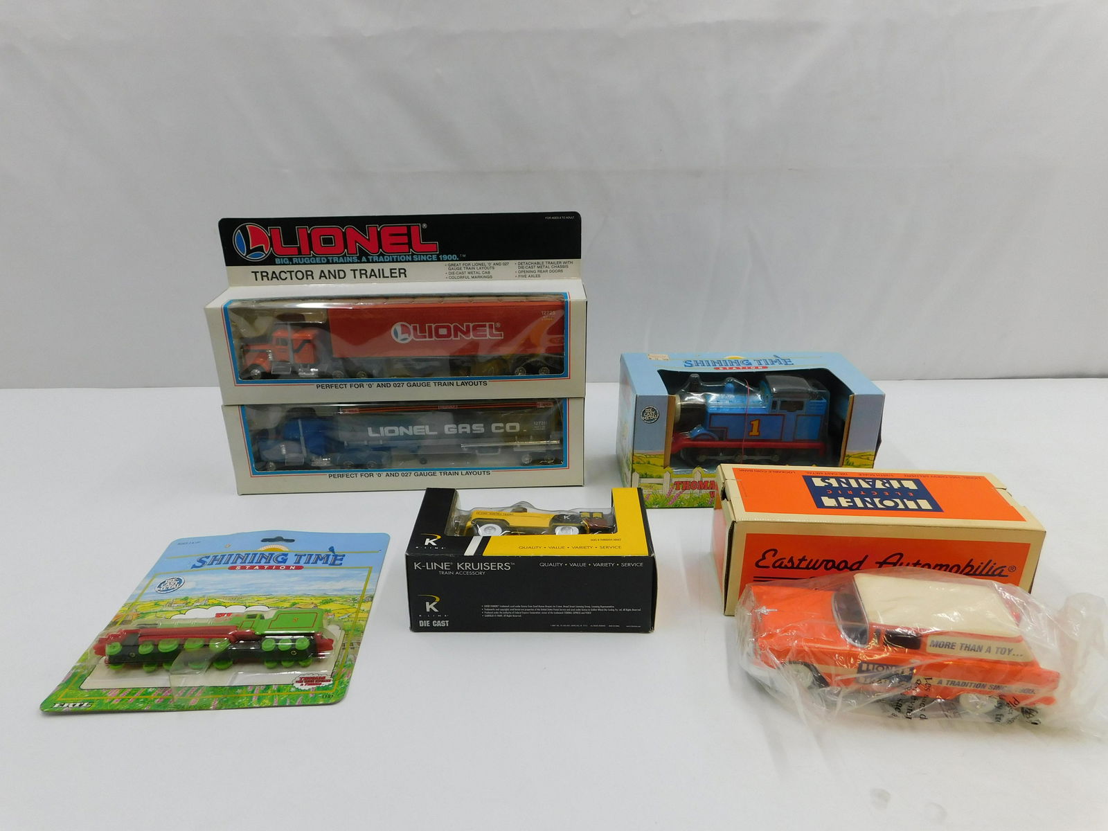 Lot of 6 Train Accessories (1 of 5)