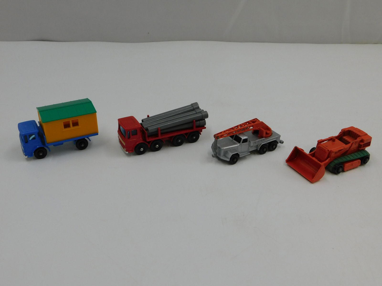 Lot of 4 Vintage Matchbox (1 of 6)