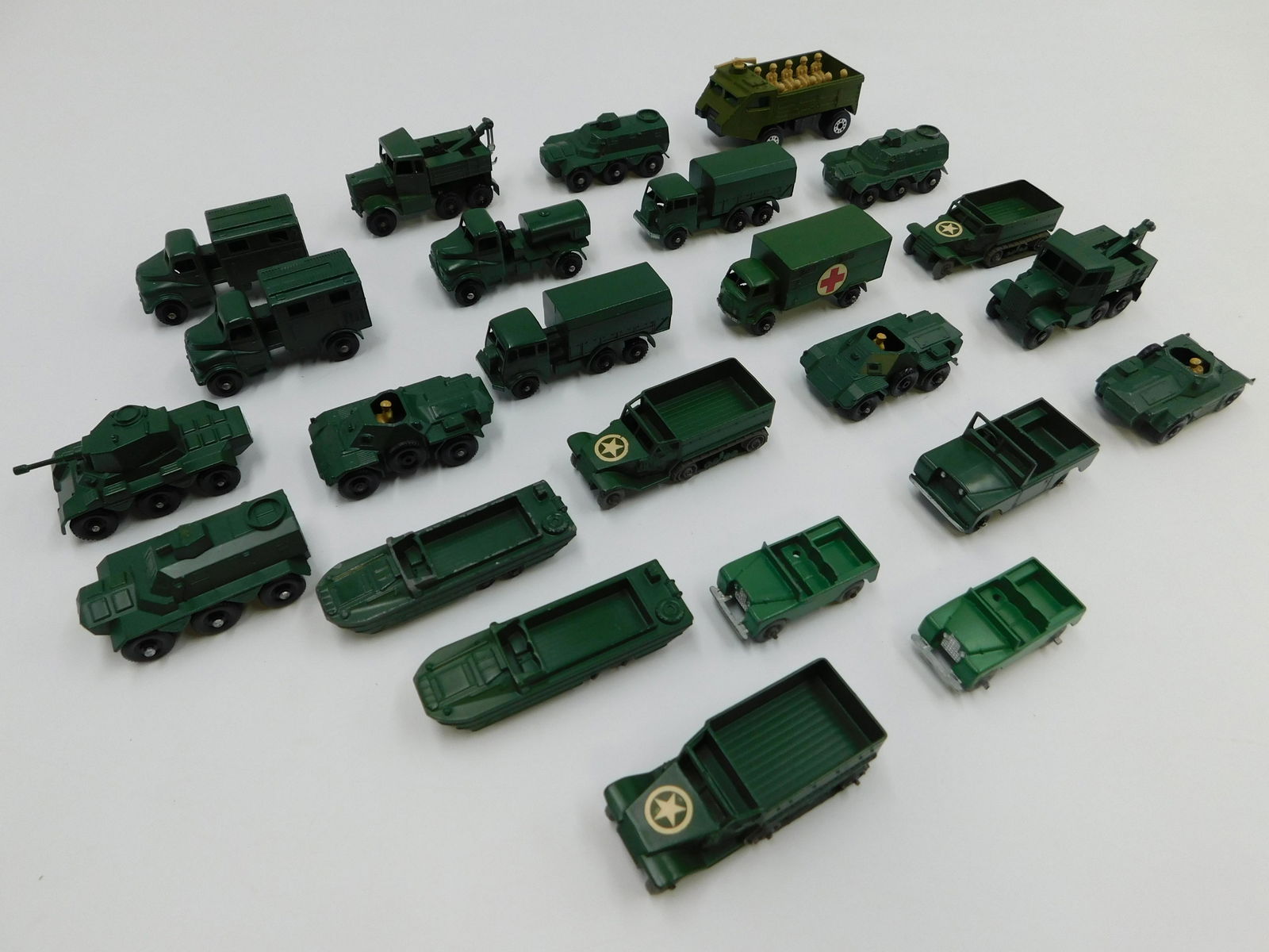 Lot of 24 Vintage Military Vehicles: Lot of 24 Vintage Military Vehicles - All made in England - Lesney. Most are in very good condition. All invoices must be paid within 24 hours of the sale. There are 3 Shipping Options. Please read th