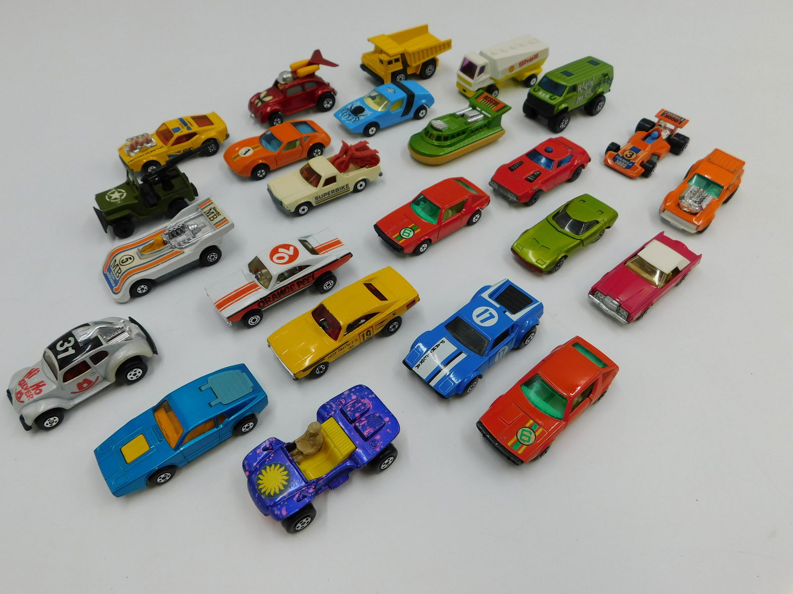 Lot of 24 Vintage Matchbox Cars (1 of 16)
