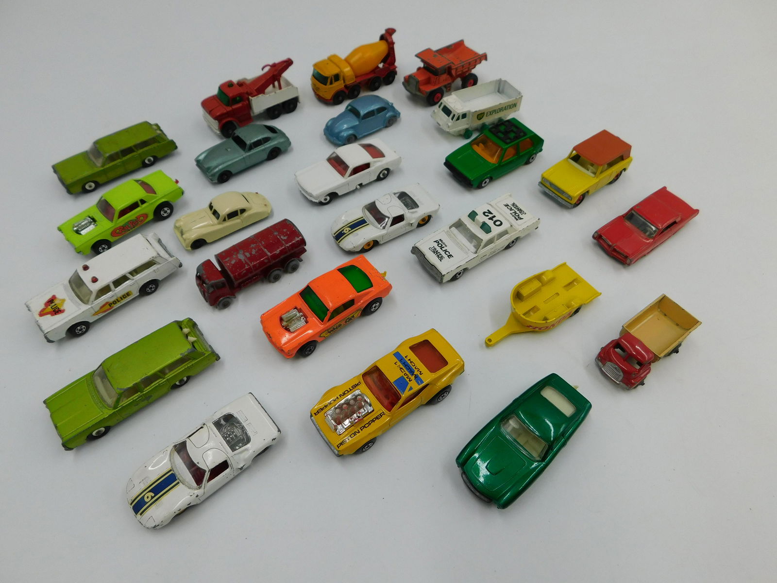 Lot of 24 Vintage Matchbox Cars (1 of 11)