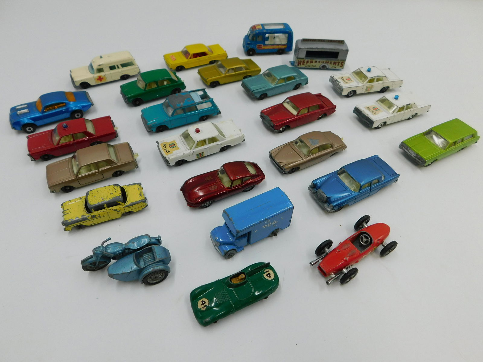 Lot of 24 Vintage Matchbox Cars (1 of 11)
