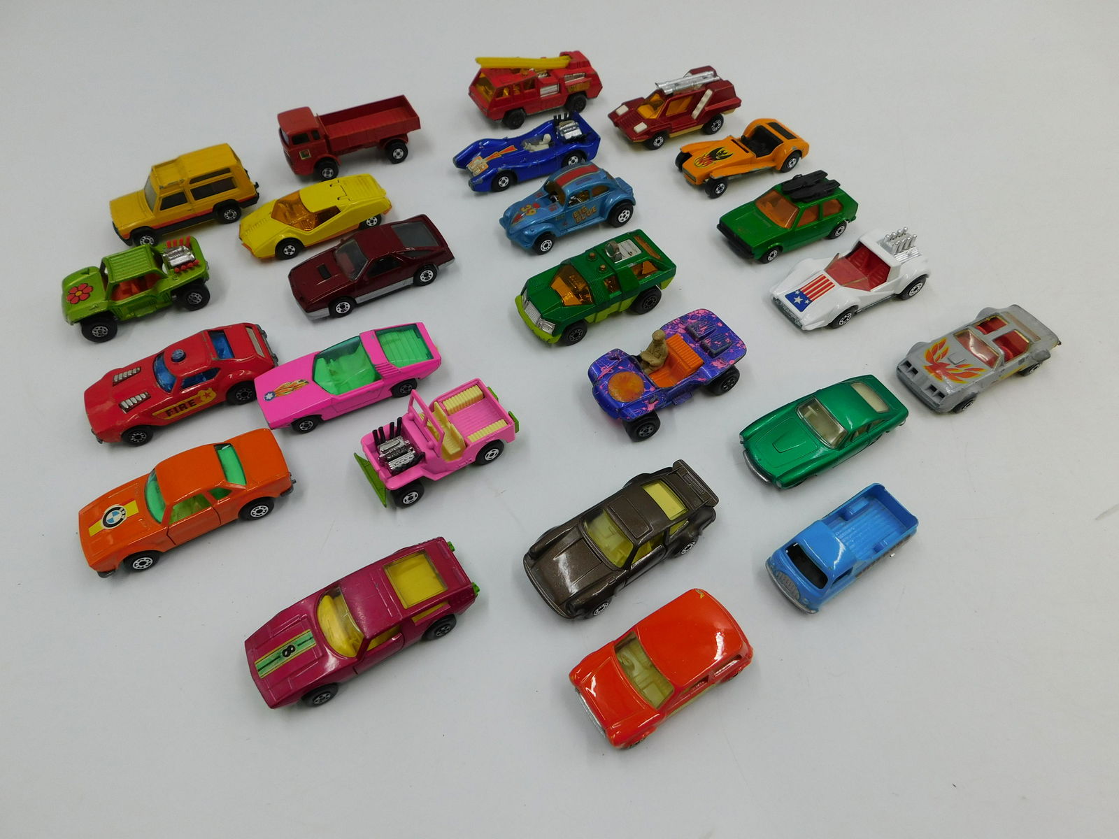 Lot of 24 Vintage Matchbox Cars (1 of 11)