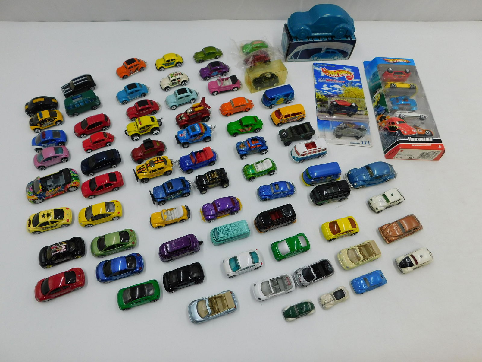 Large Lot of Volkswagen Items (1 of 8)