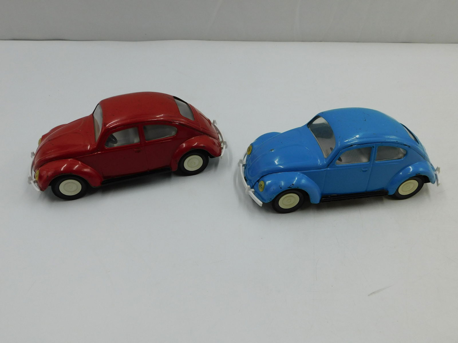 Lot of 2 Vintage Tonka Pressed Steel Volkswagen Bugs (1 of 7)