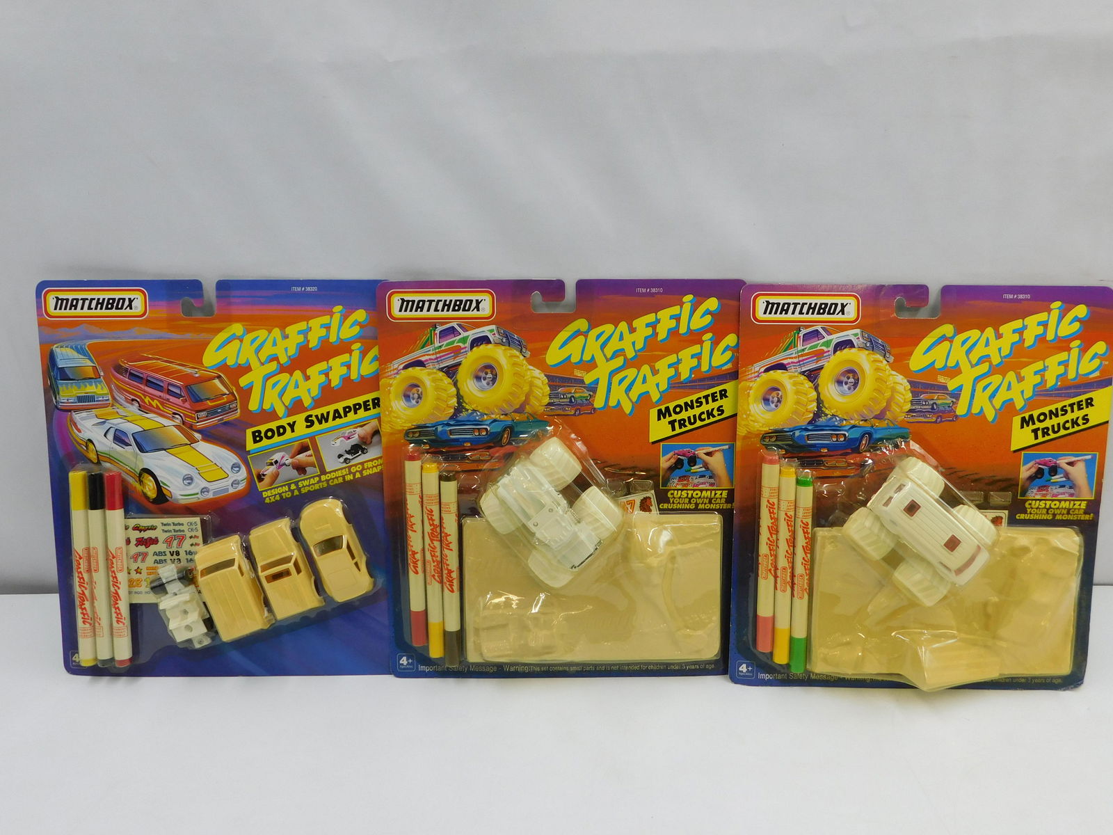 Lot of 3 Matchbox Graffic Traffic Items (1 of 4)