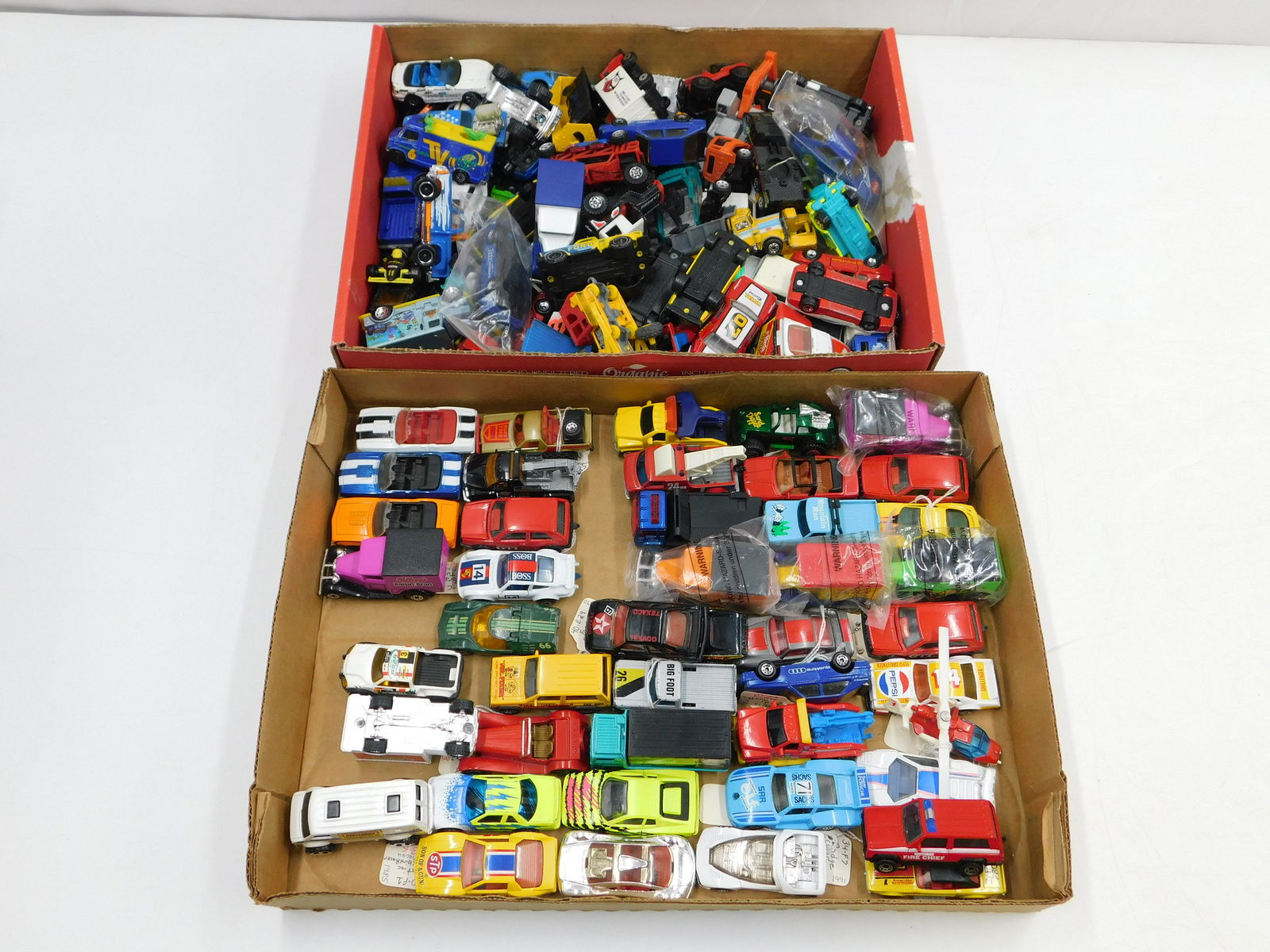 Large Lot of 100+ Loose Matchbox Cars: Large Lot of 100+ Loose Matchbox Cars. From Vintage to Current. Car conditions vary from fair to very good. All invoices must be paid within 24 hours of the sale. There are 3 Shipping Options. Please