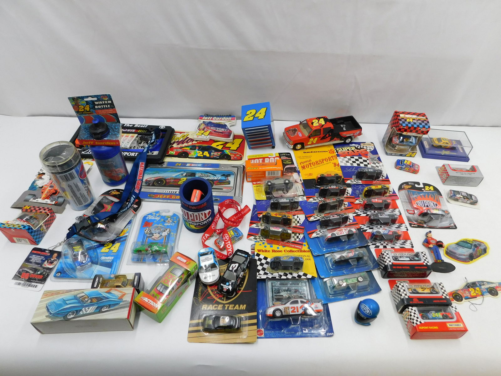 Large Lot of NASCAR Items (1 of 8)