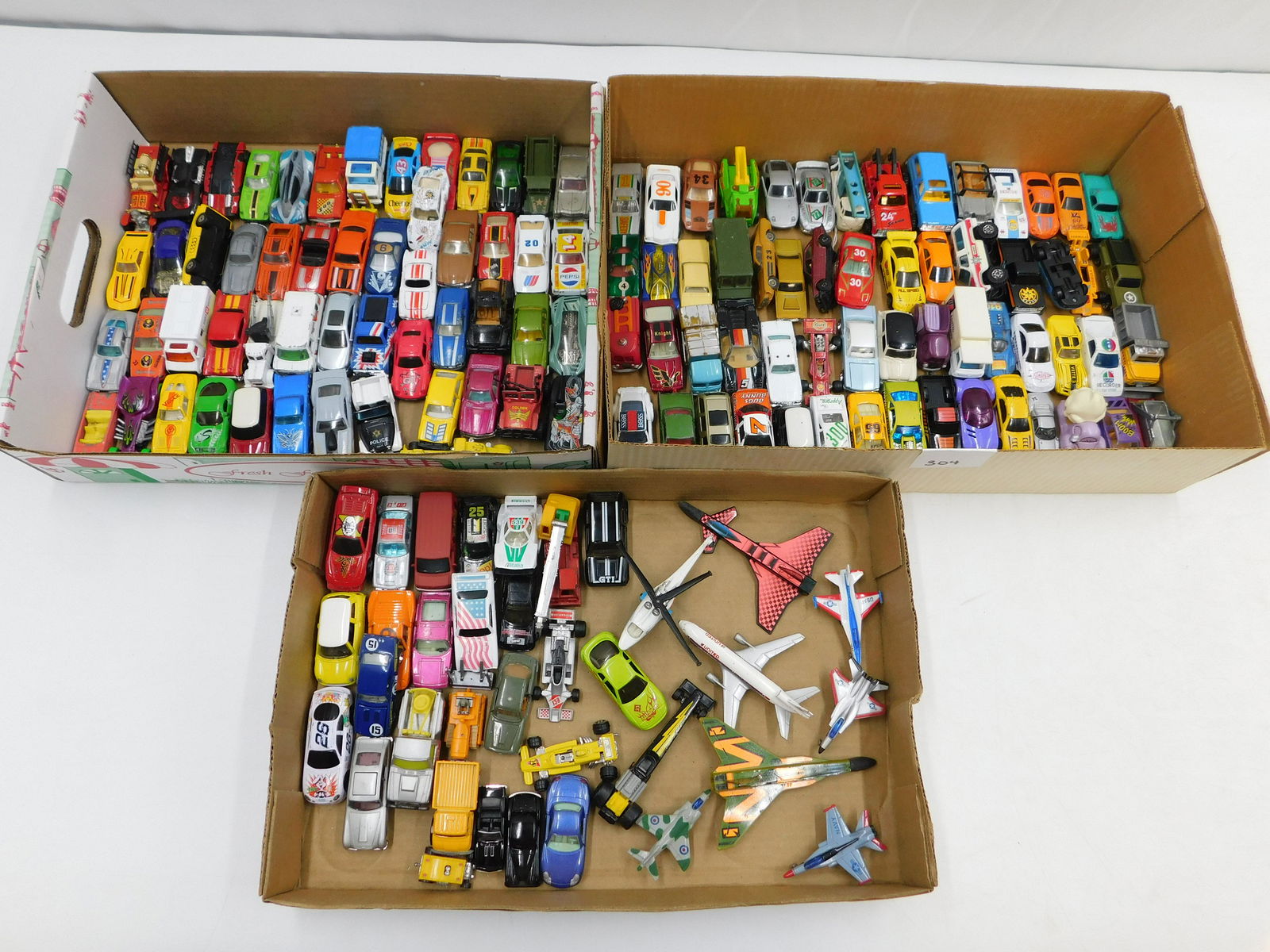 Lot of 100+ Loose Diecast Cars: Lot of 100+ Loose Diecast Cars including Various Makers such as Kidco, Yatming, Matchbox, Majorette, Hot Wheels, Penny, Husky, Hallmark, Aurora and Much More. Cars vary from fair to very good conditio