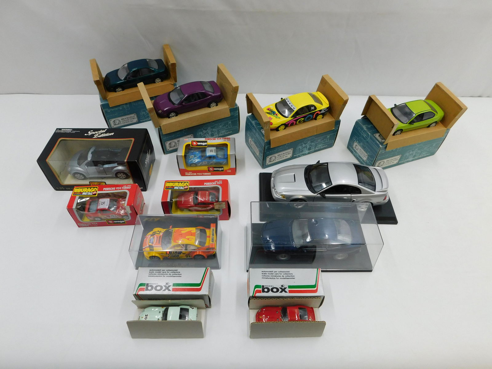 Lot of Diecast and Plastic Cars (1 of 6)