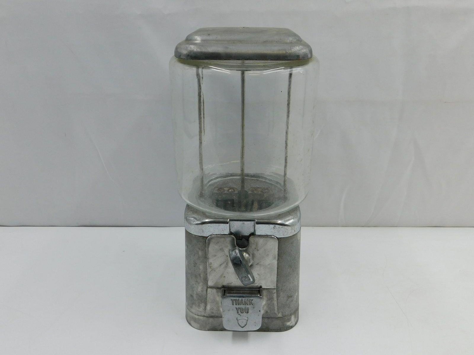 Vintage Gumball Machine (1 of 5)