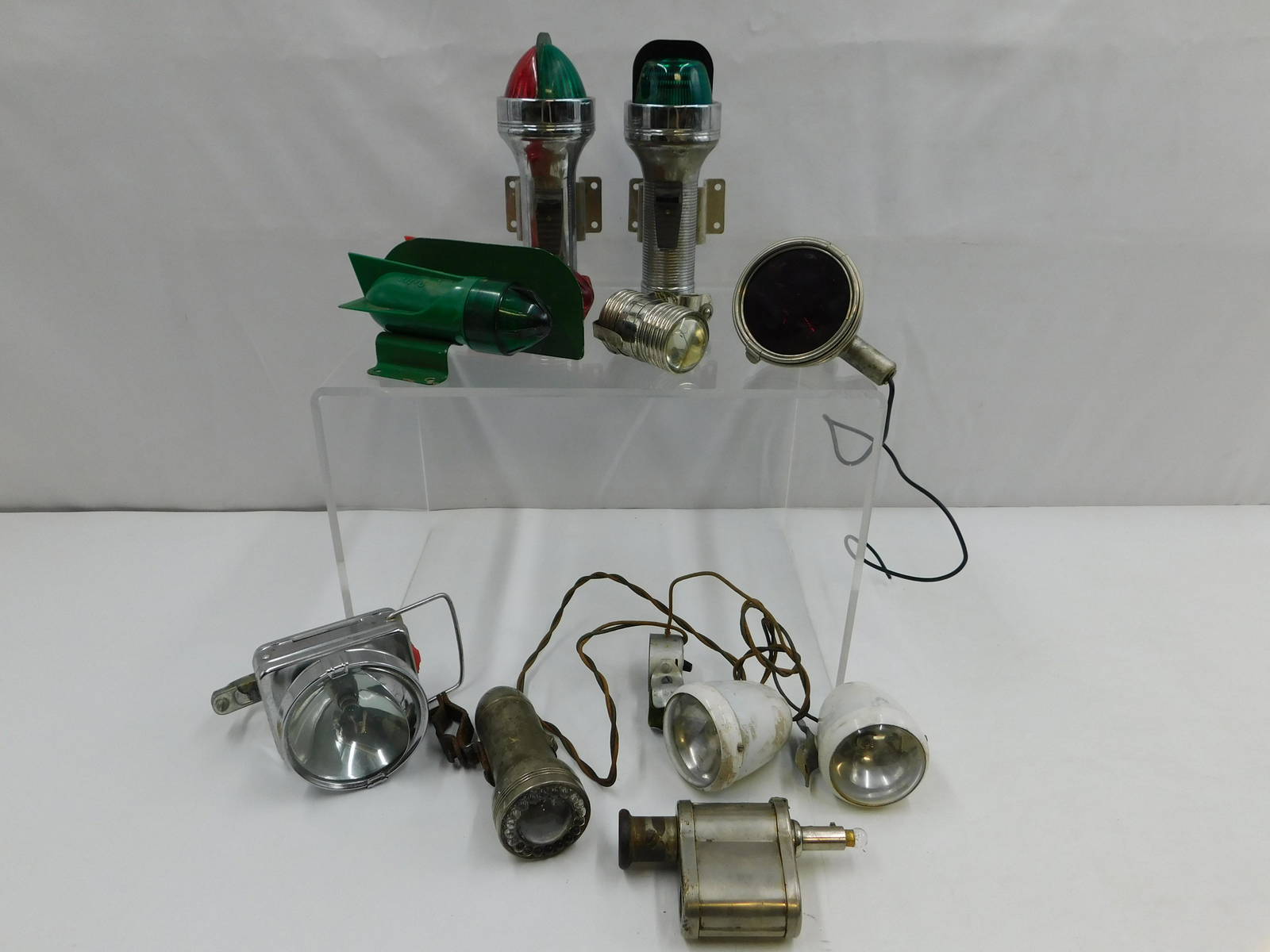 Lot of 9 Vintage Bicycle Lights (0092) on Apr 12, 2023 Bodnar's