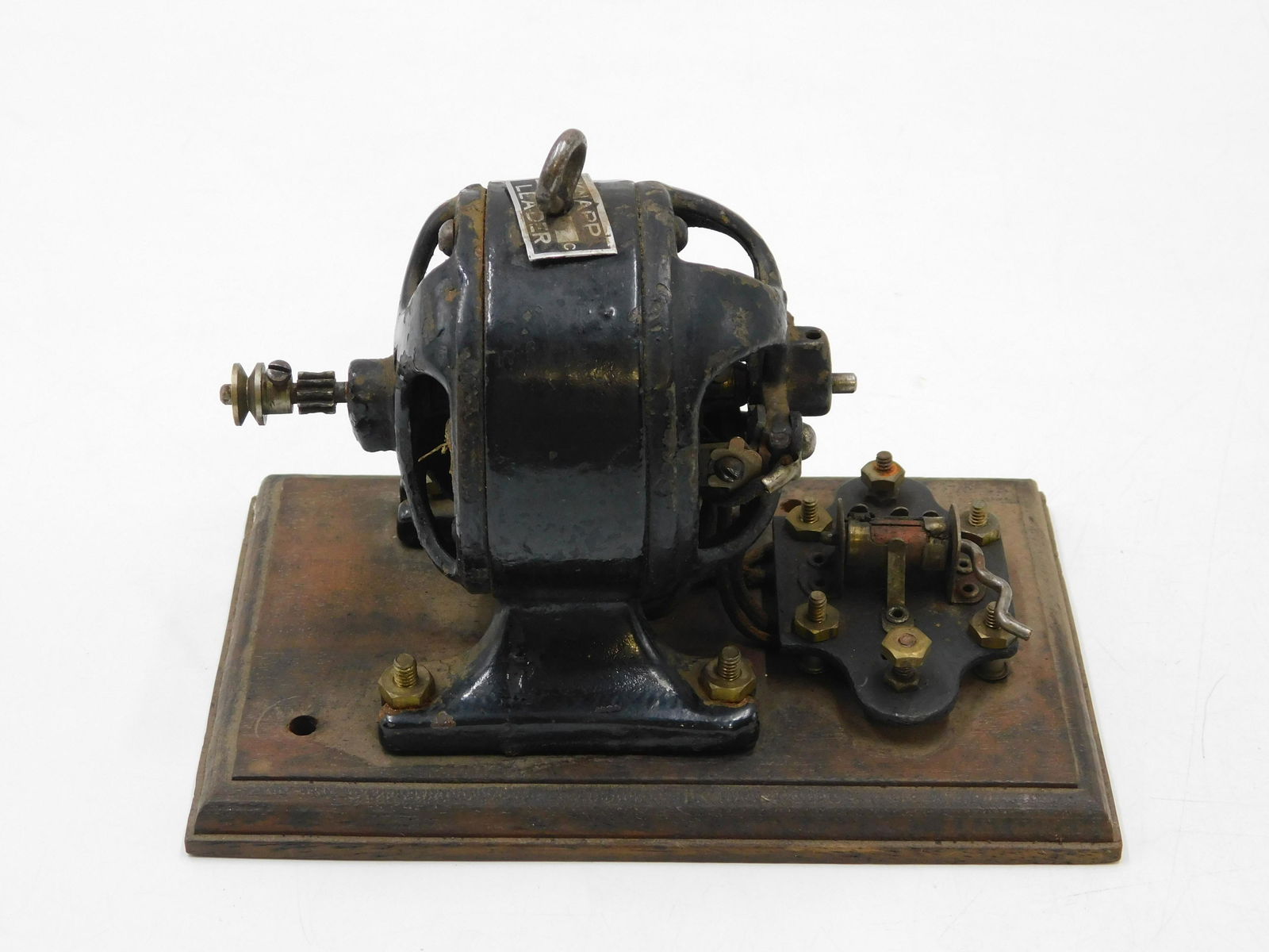 Antique Knapp Leader Electric Engine (1 of 6)