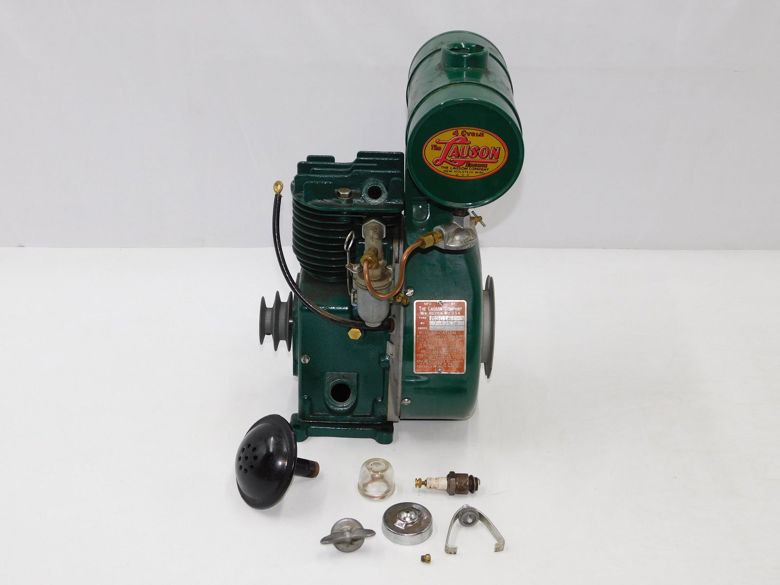 Vintage Gas Motor - The Lauson (1 of 9)