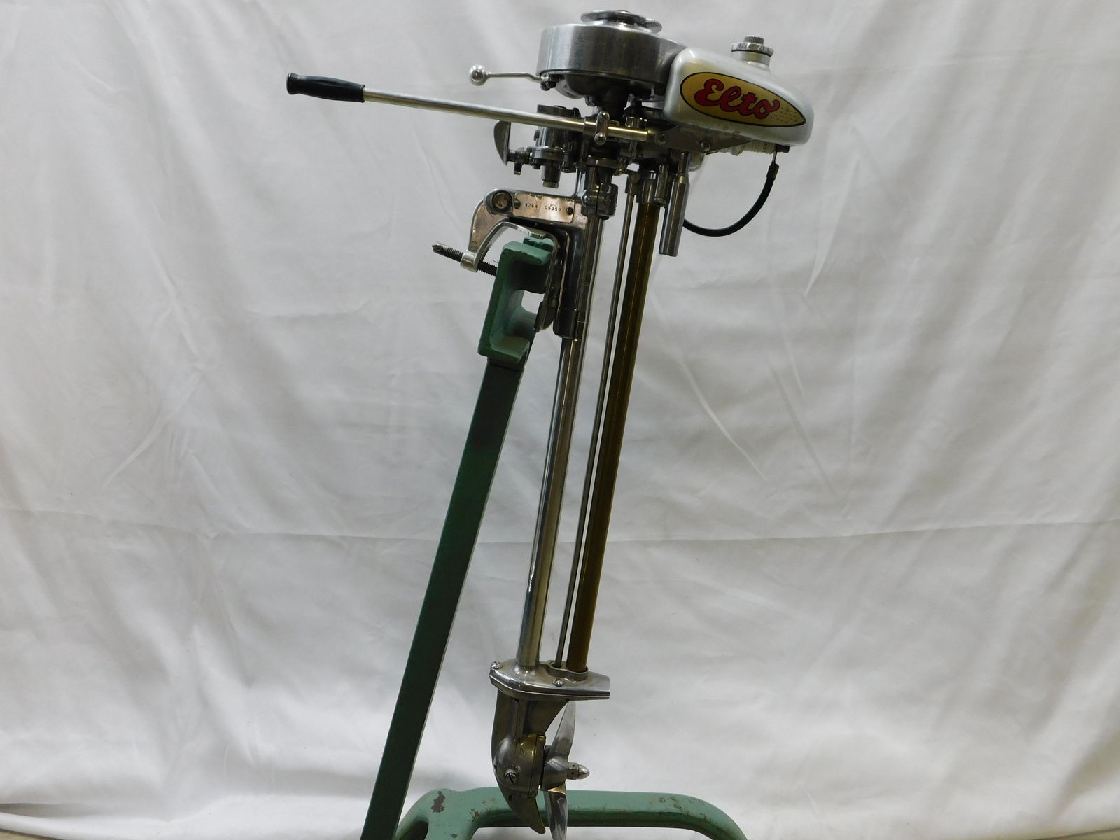 Evinrude Gas Powered Outboard Boat Motor (1 of 9)