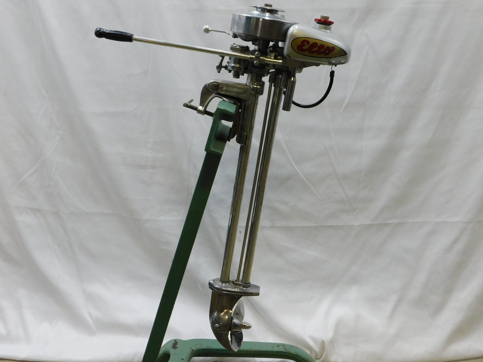 Evinrude Gas Powered Outboard Boat Motor (1 of 9)