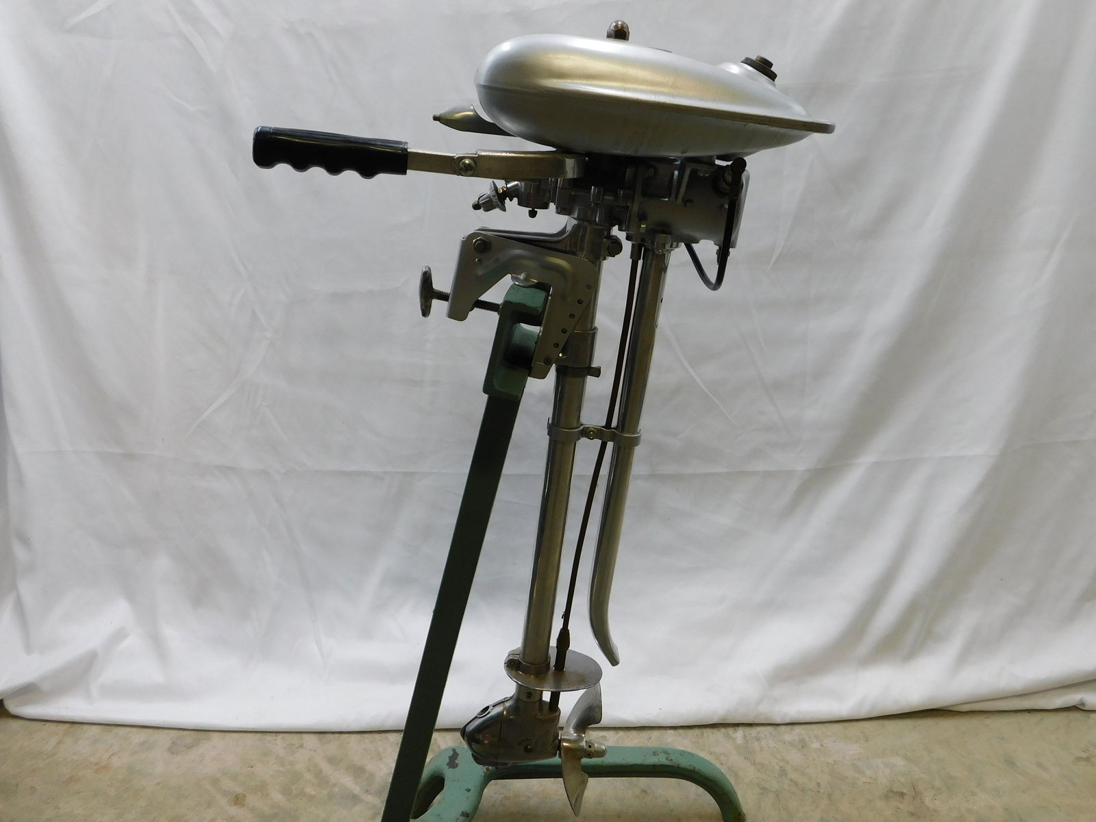 Waterwitch Gas Powered Outboard Boat Motor (1 of 7)