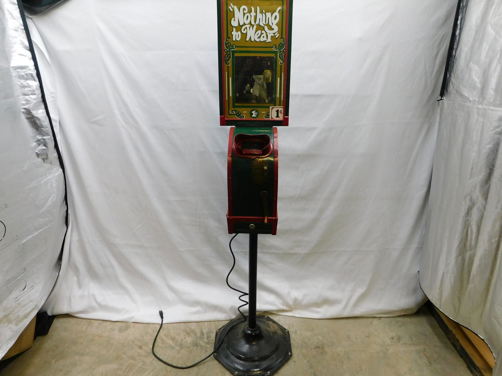 Antique Coin Operated Mutoscope (1 of 9)