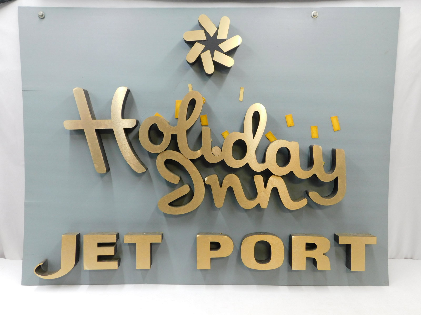Oversized Holiday Inn Jet Port Sign (1 of 3)