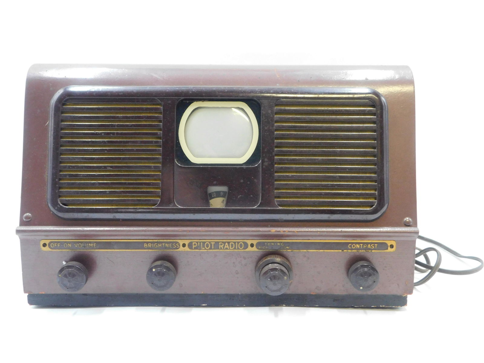 Pilot Model TV37 AC Portable Television Receiver (1 of 6)