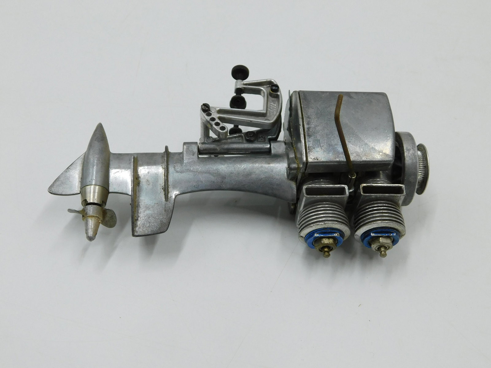 K&B Allyn Sea Fury Twin Gas Powered Toy Outboard Motor (1 of 5)