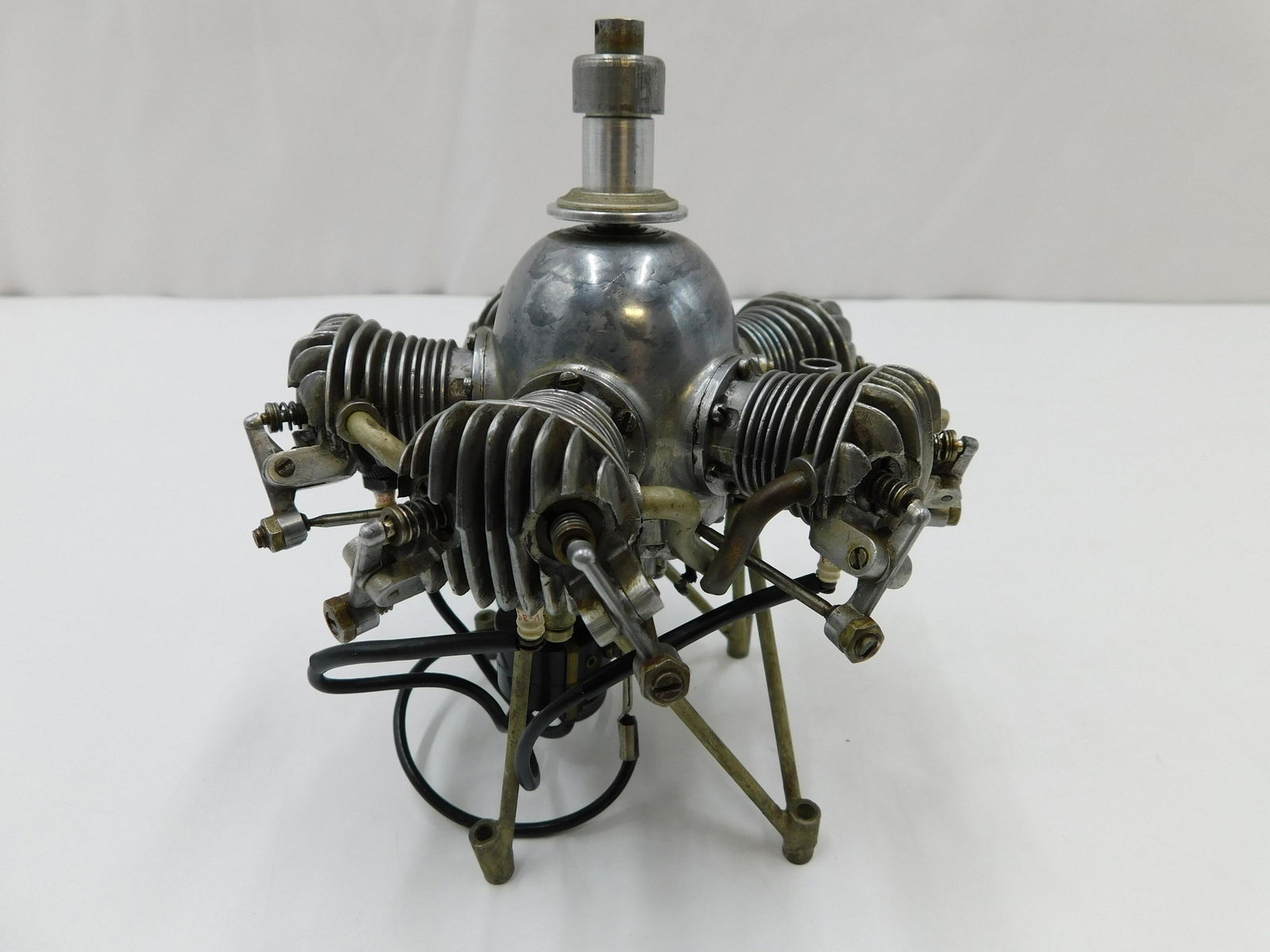 Vintage Gas Powered Morton Radial M5 Model Airplane Engine (1 of 6)
