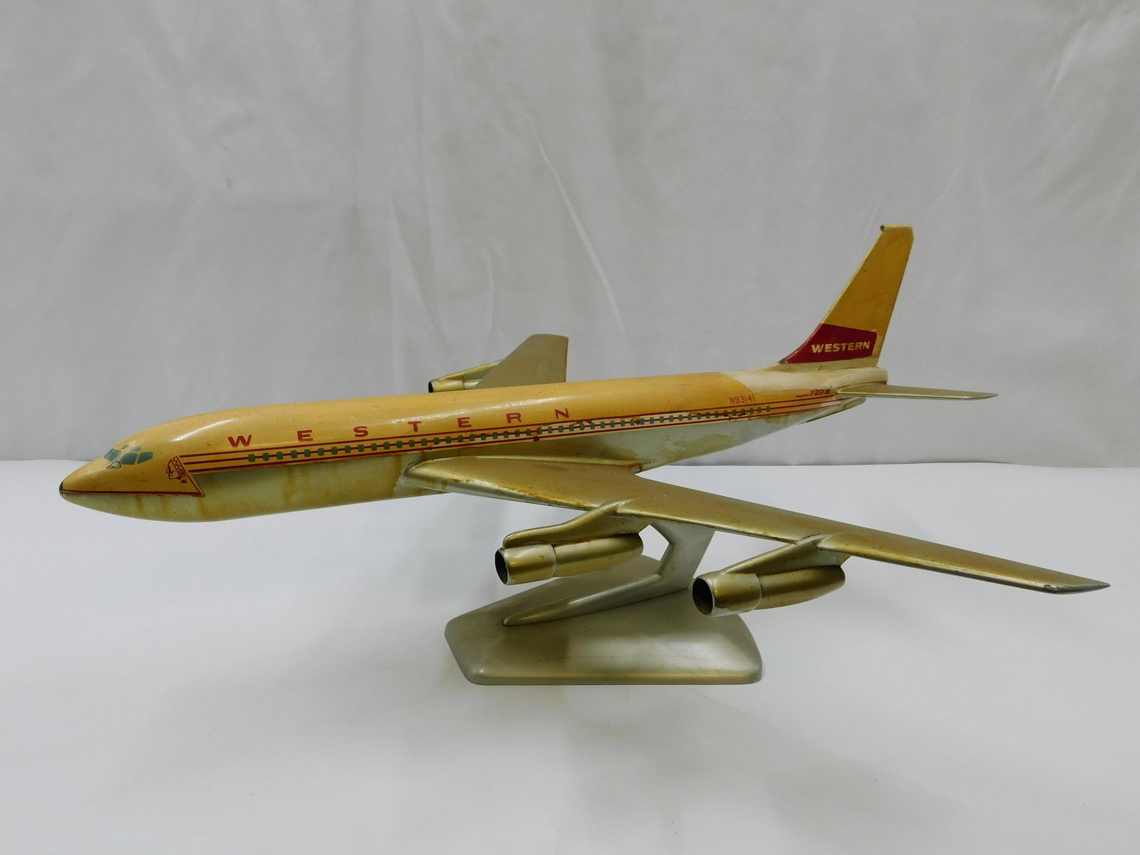 Vintage Western Jetliner Commercial Airplane (1 of 6)