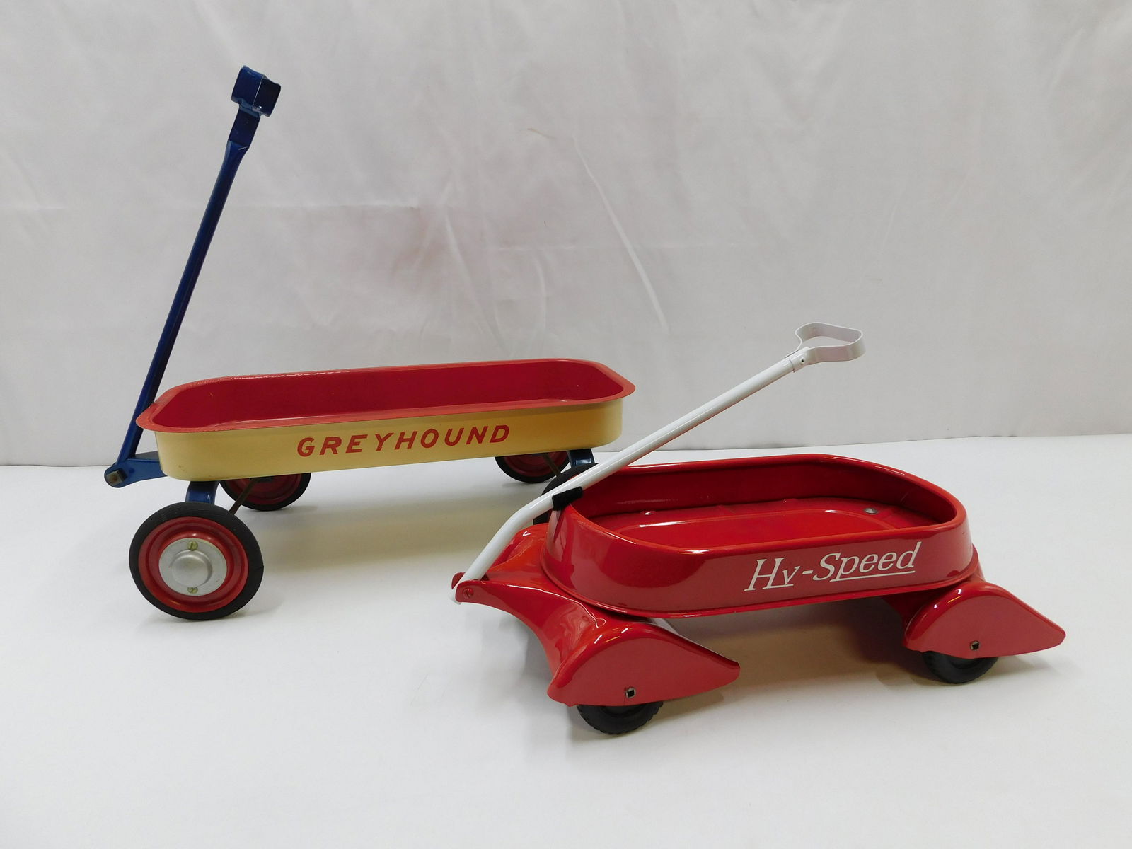 Lot of 2 Wagons (1 of 7)