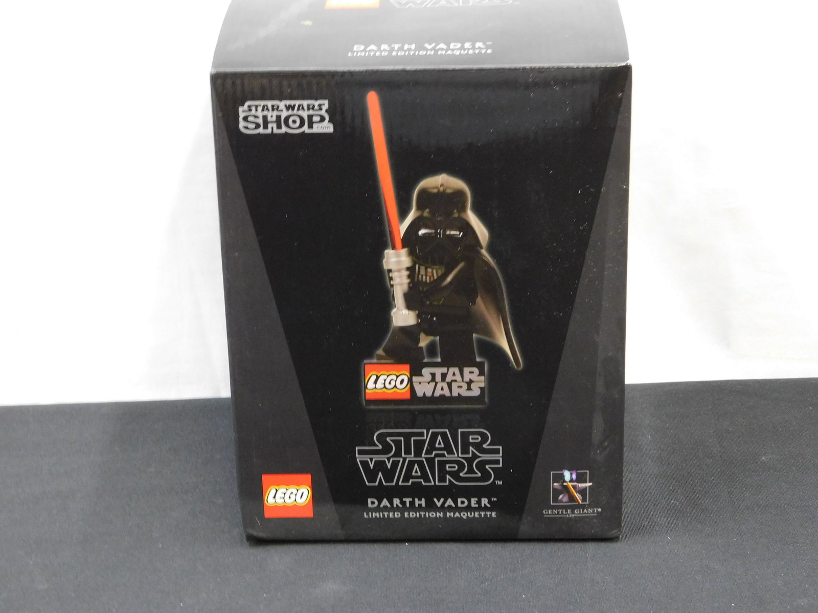 Lego Star Wars Darth Vader Limited Edition Maquette (1 of 4)