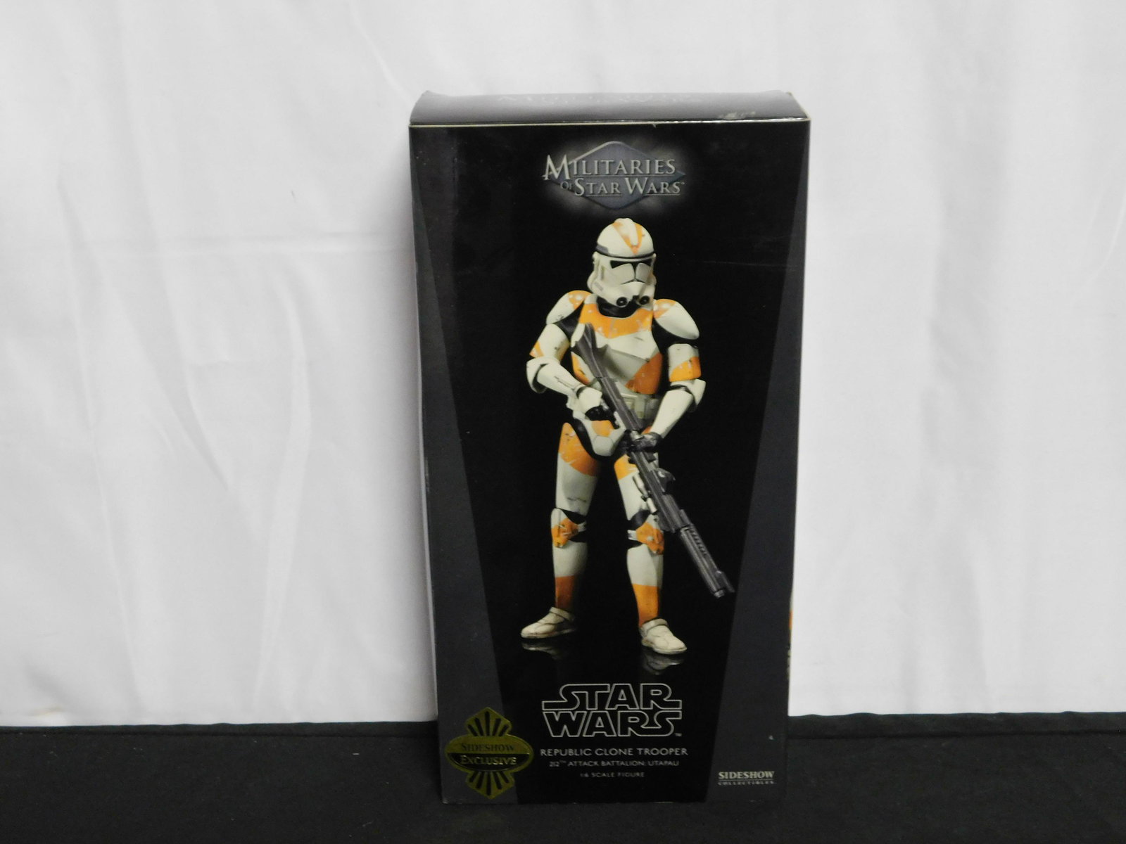 Sideshow/Hot Toys Star Wars Republic Clone Trooper Figure (1 of 5)