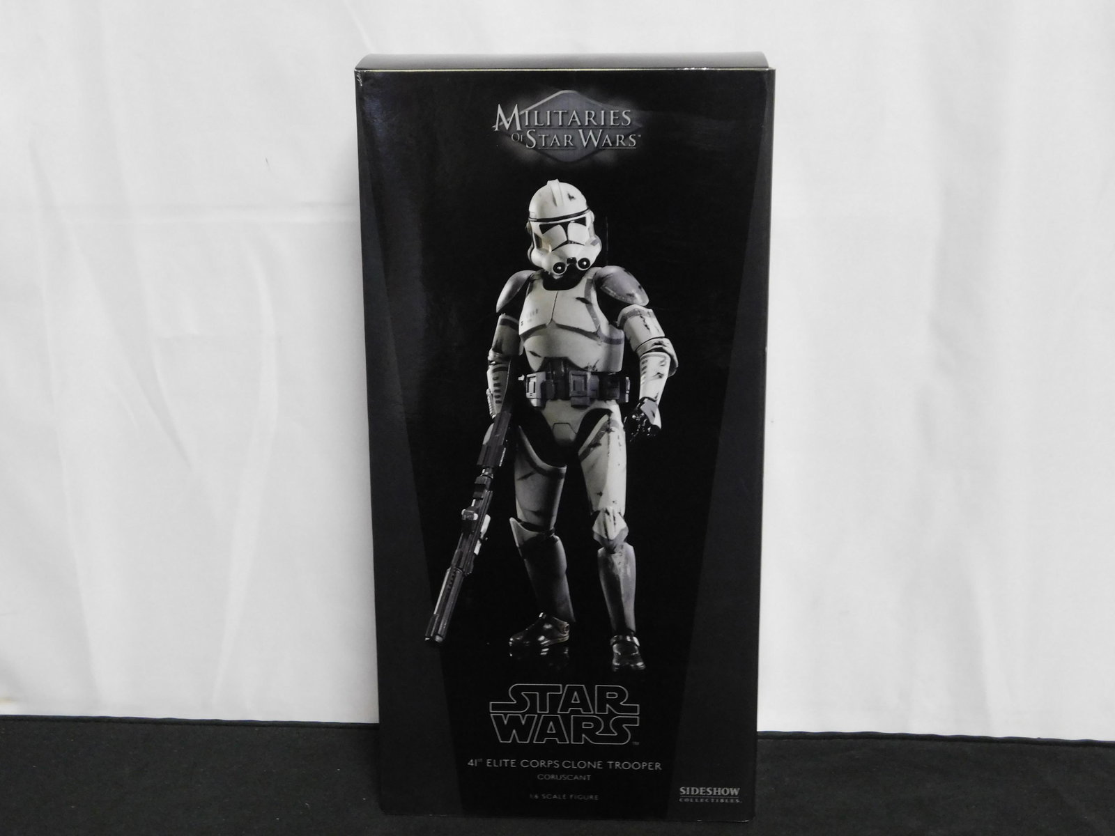 Sideshow/Hot Toys Star Wars 41st Elite Corps Clone Trooper Figure (1 of 5)