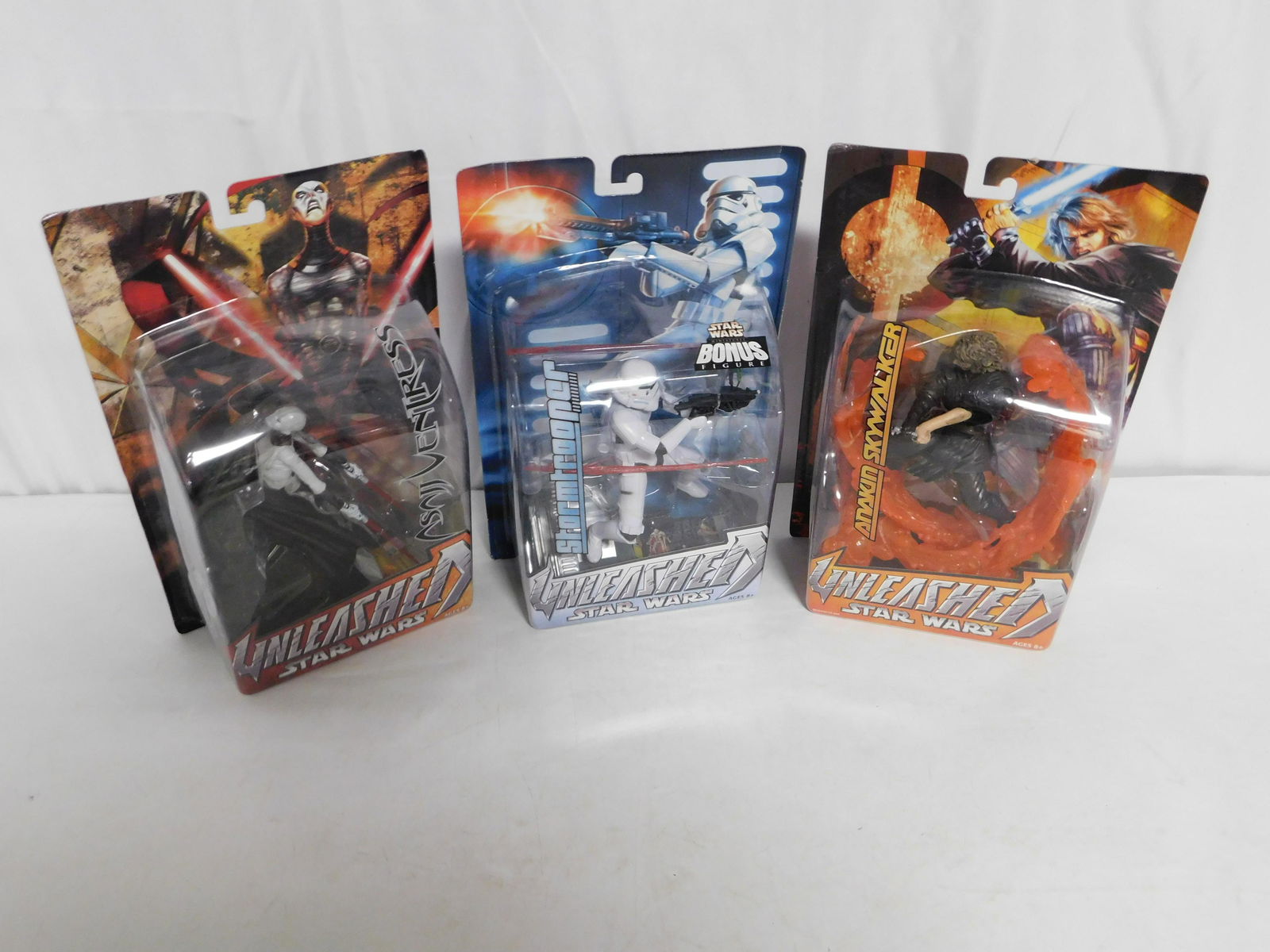 Lot of 3 Star Wars Unleashed Action Figures (1 of 5)