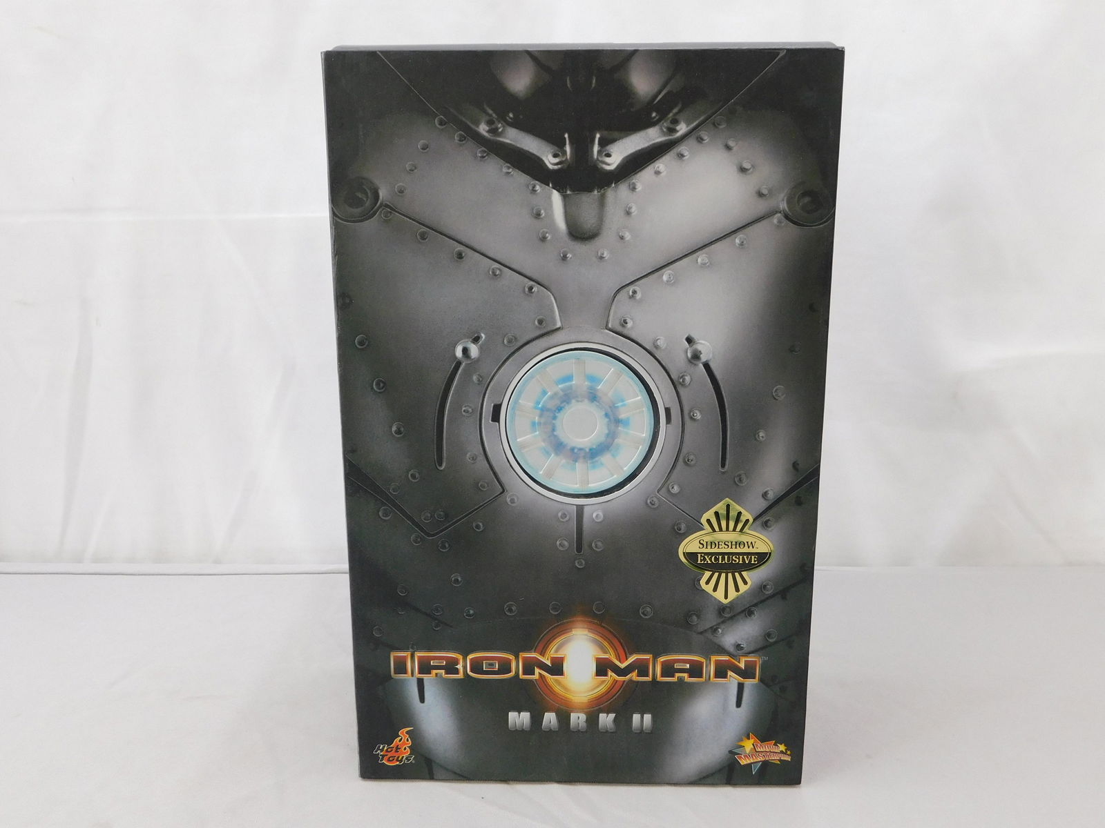 Hot Toys Marvel Iron Man Mark II Figure (1 of 5)