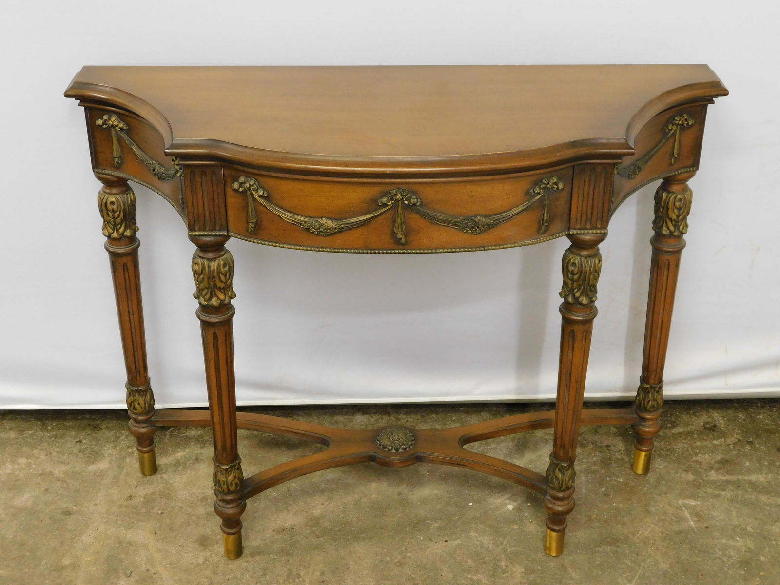 French Style Console Table (1 of 7)