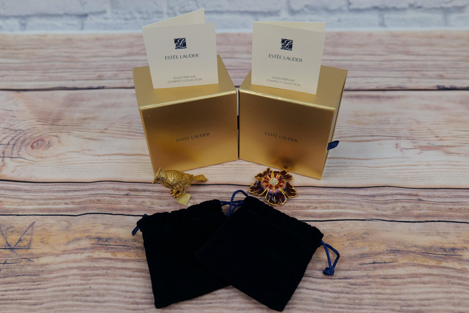 2 Estee Lauder Perfume Compacts (1 of 8)