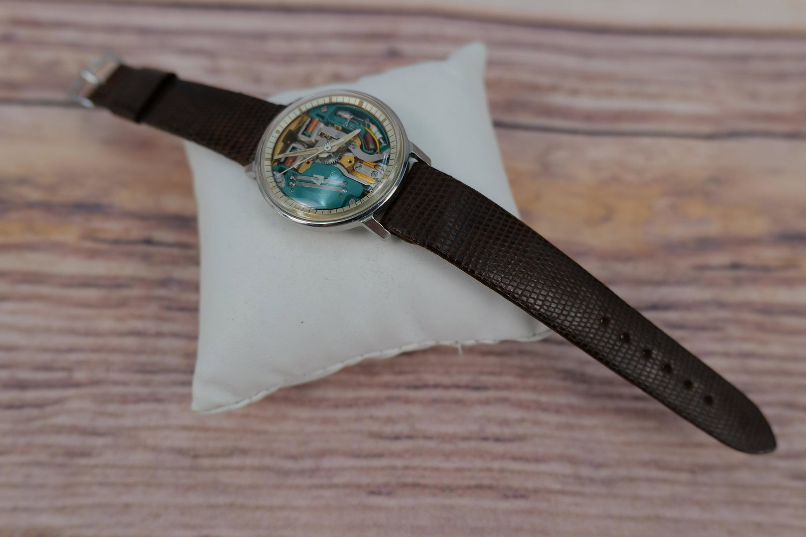 Bulova Accutron 214 Spaceview Watch (1 of 4)