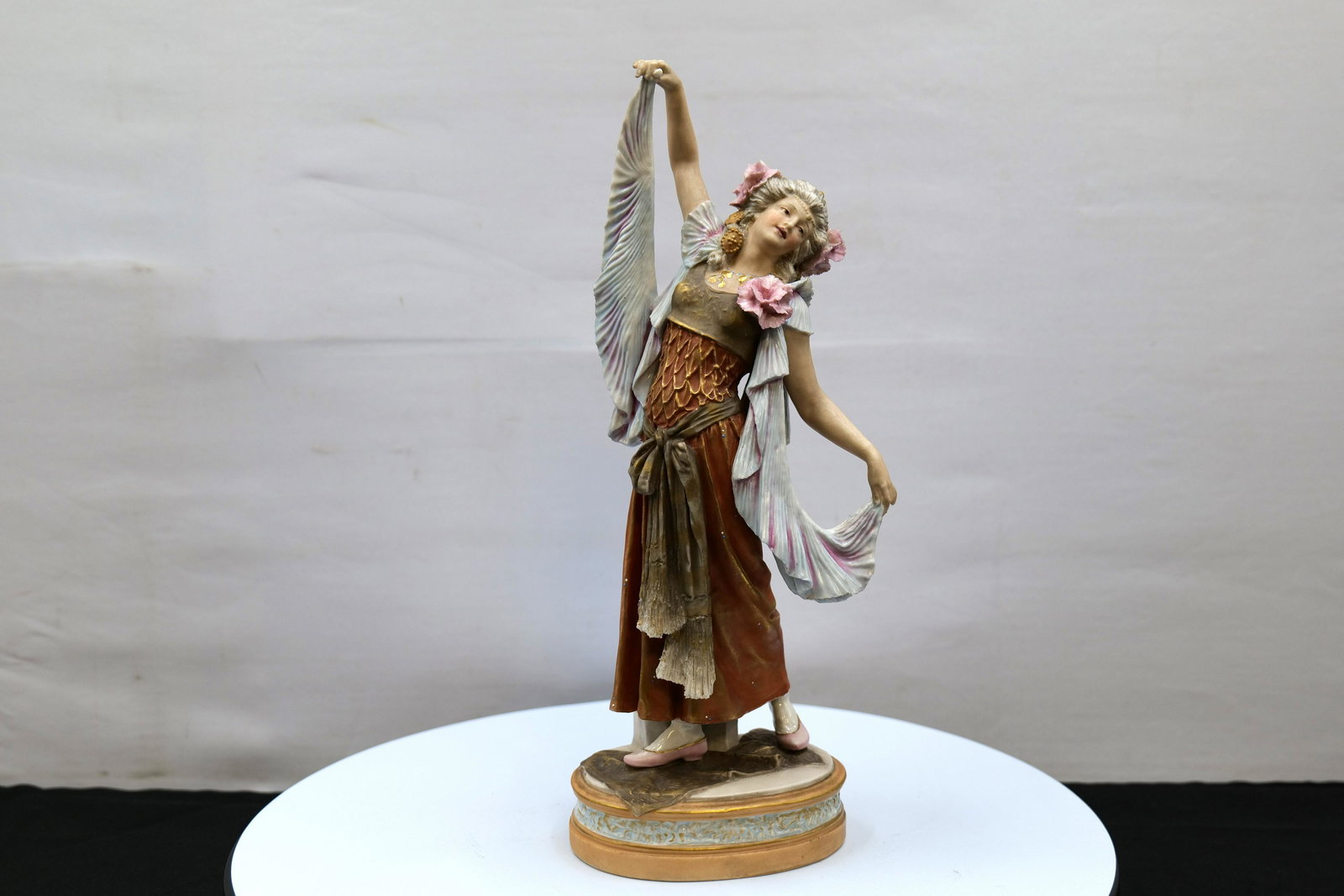 Royal Dux Flapper Woman Figurine (1 of 7)