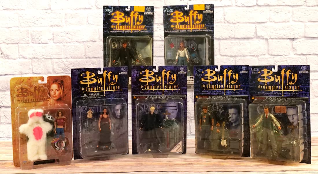 Lot of 7 Buffy the Vampire Slayer Action Figures (1 of 12)