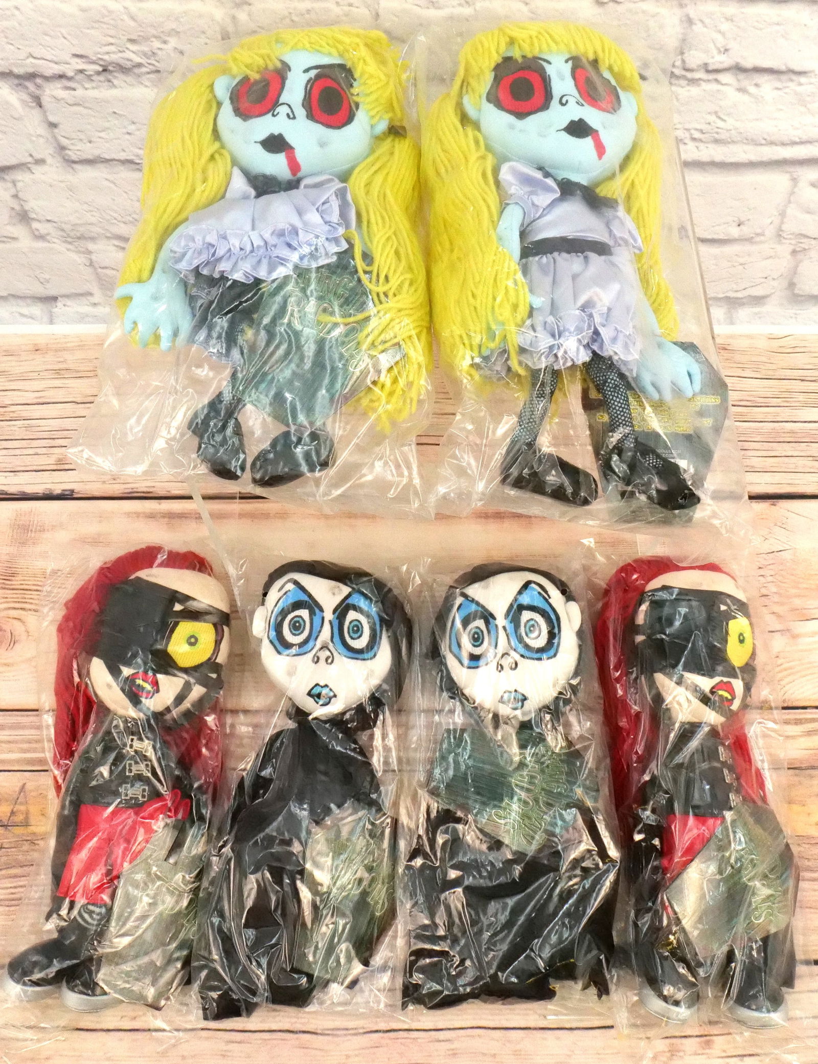 Lot of 6 Living Dead Rag Dolls (1 of 5)