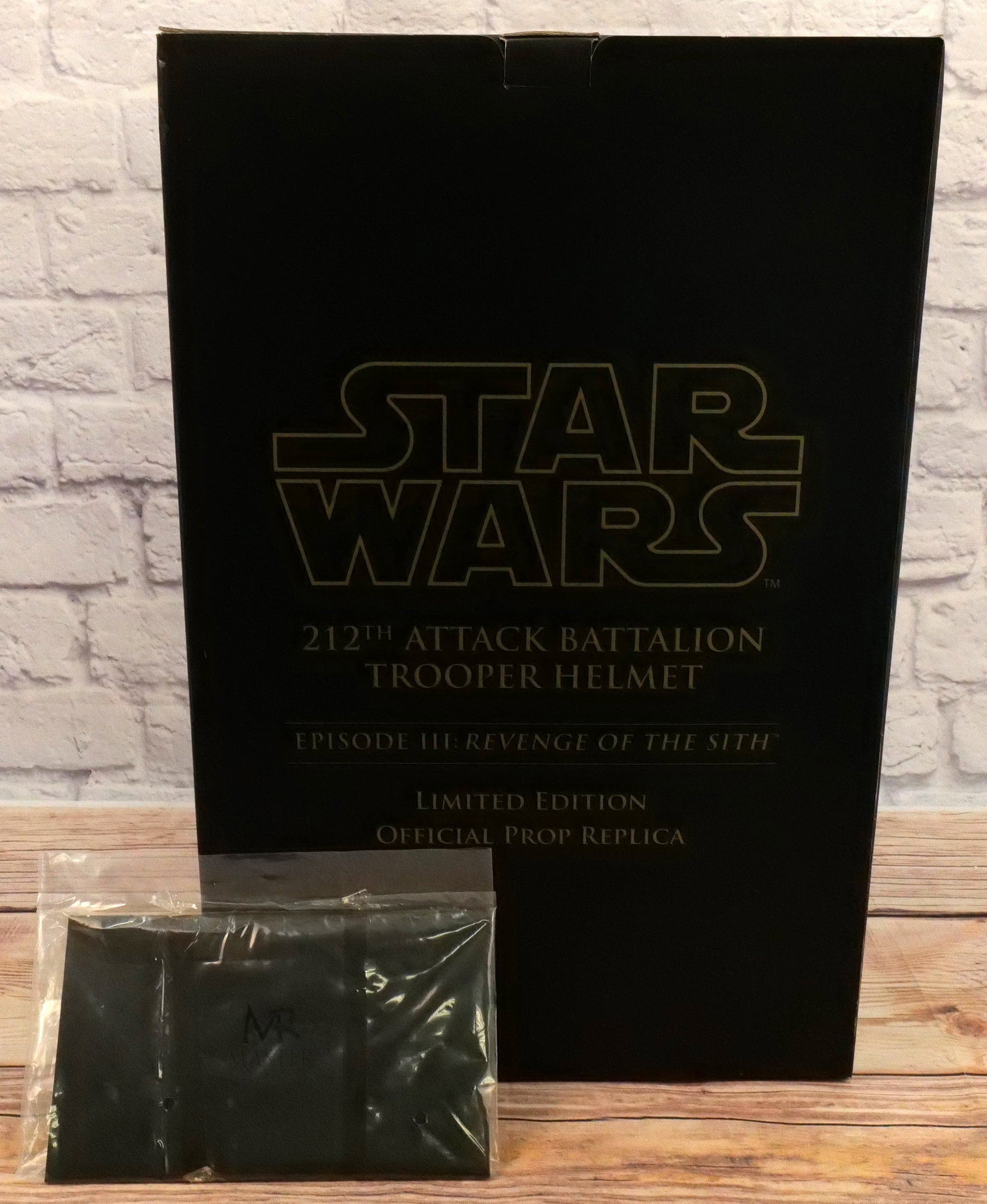 Master Replicas 212th Attack Battalion Trooper Helmet (1 of 8)