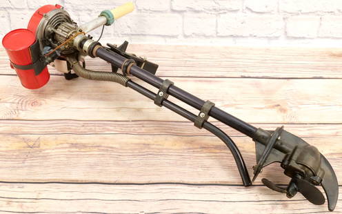 Antique O&R Compact 3 Outboard Boat Motor: Antique O&R Compact 3 Outboard Boat Motor. Gas Powered. Type 246 #00543. Measures 30" long x 14". Has a dent to the gas can. Overall otherwise good condition. Not Tested. Appears to be complete but un