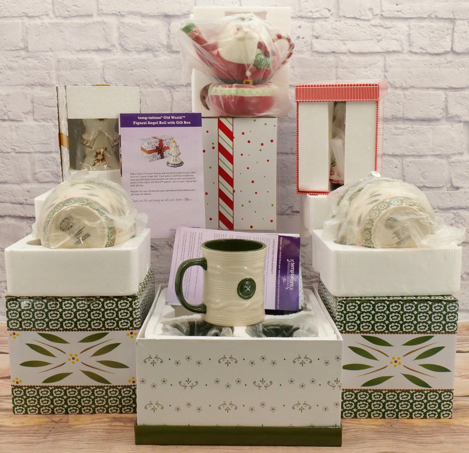 Lot of Temptations Presentable Ovenware and Gifts (1 of 5)