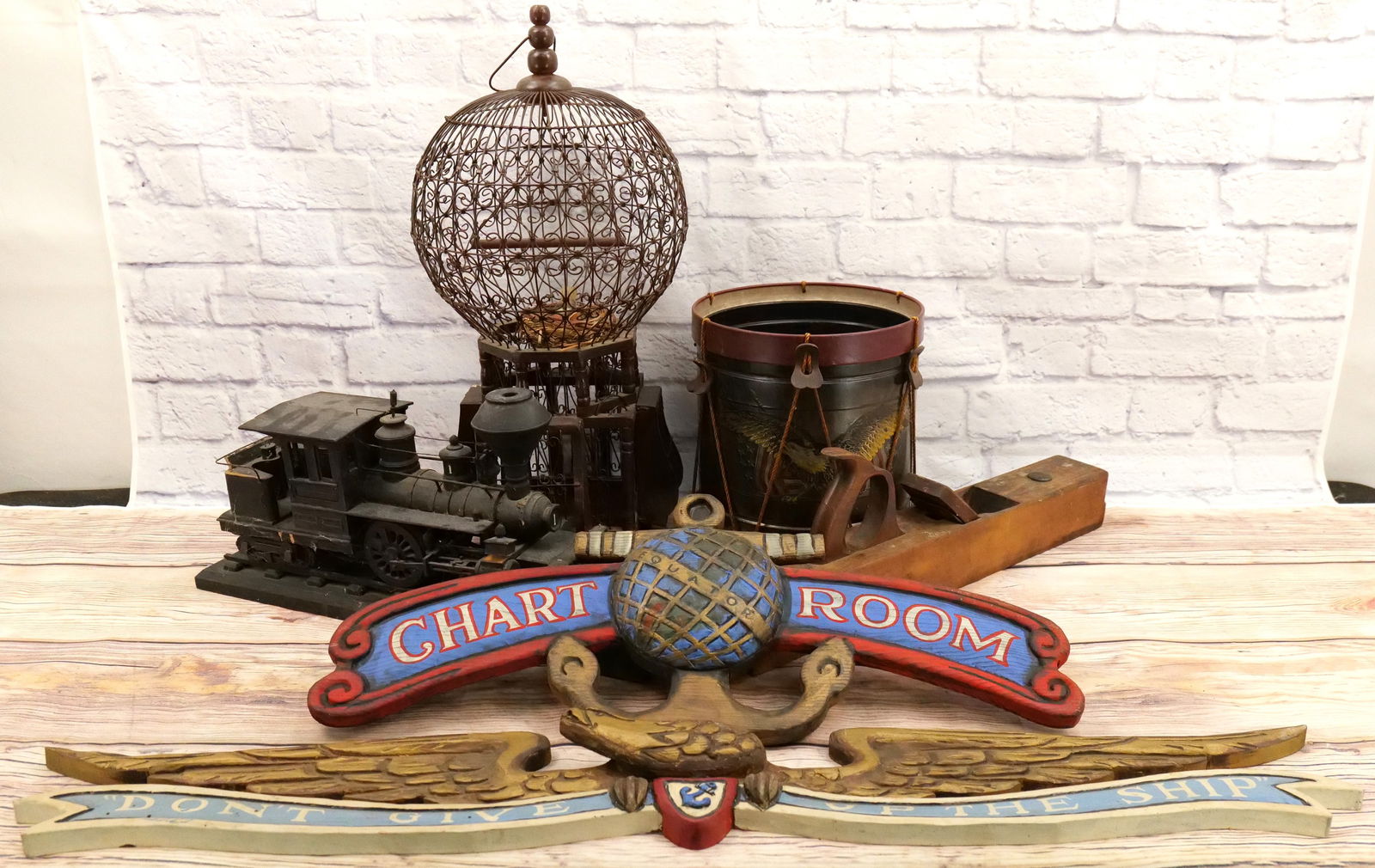 Lot of Decorative Primitive Style Items (1 of 7)