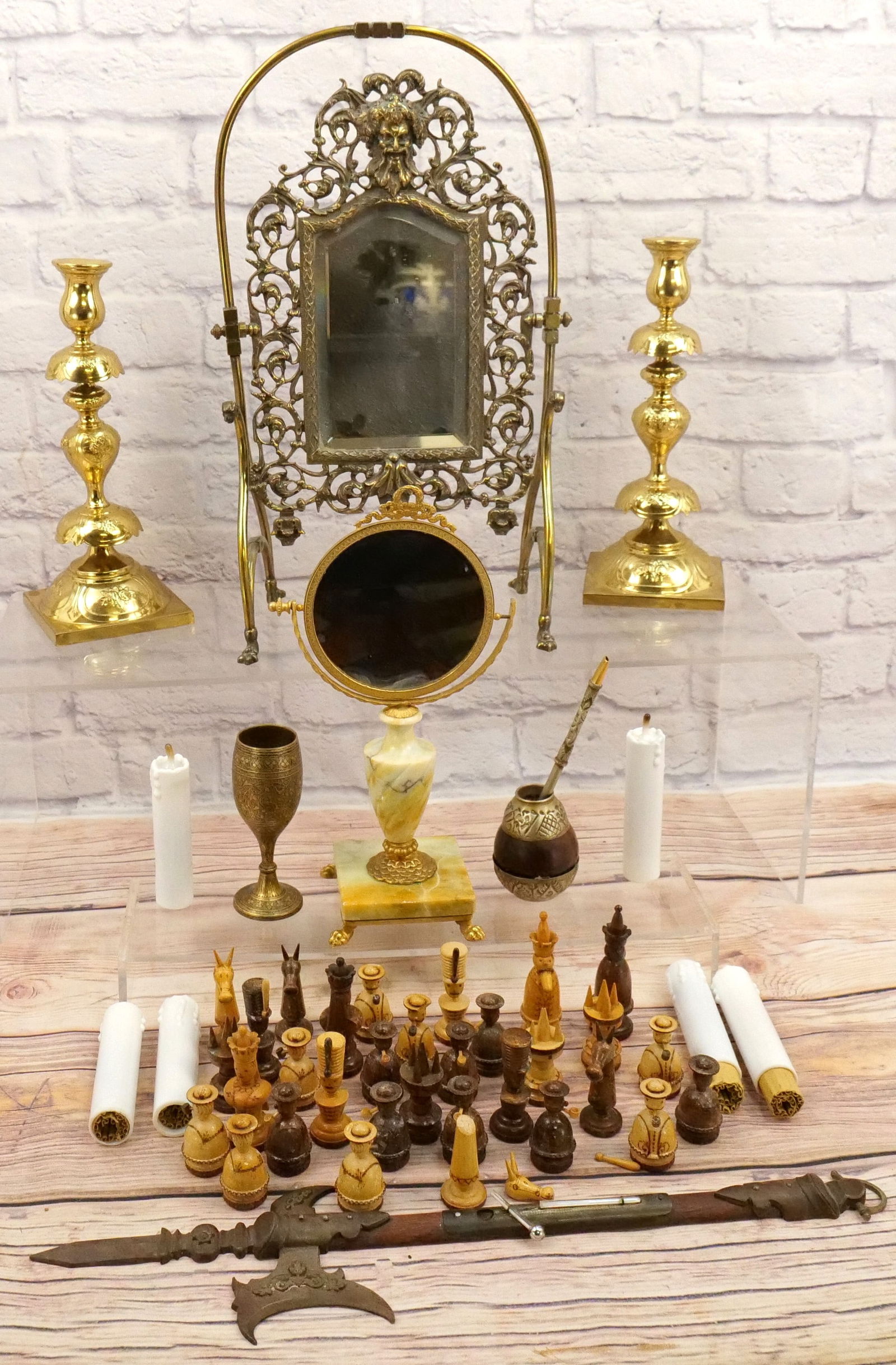 Group Lot of Decorative Items (1 of 4)